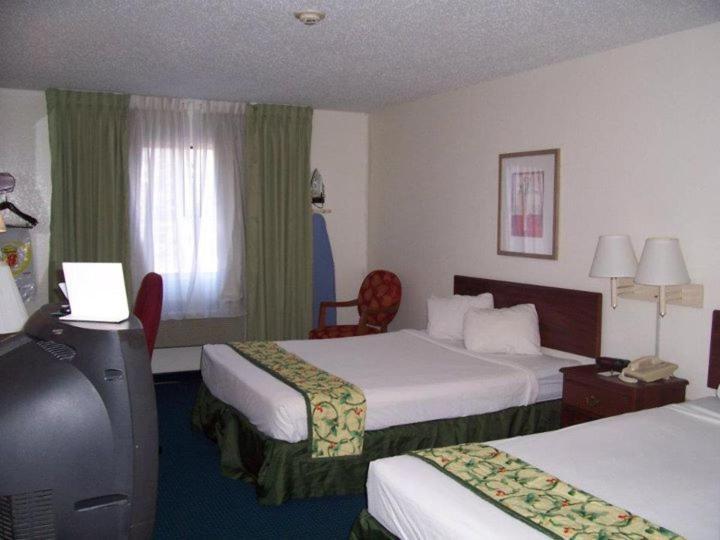 ホテル クオリティ イン ノーブルズビル インディアナポリス 部屋 写真